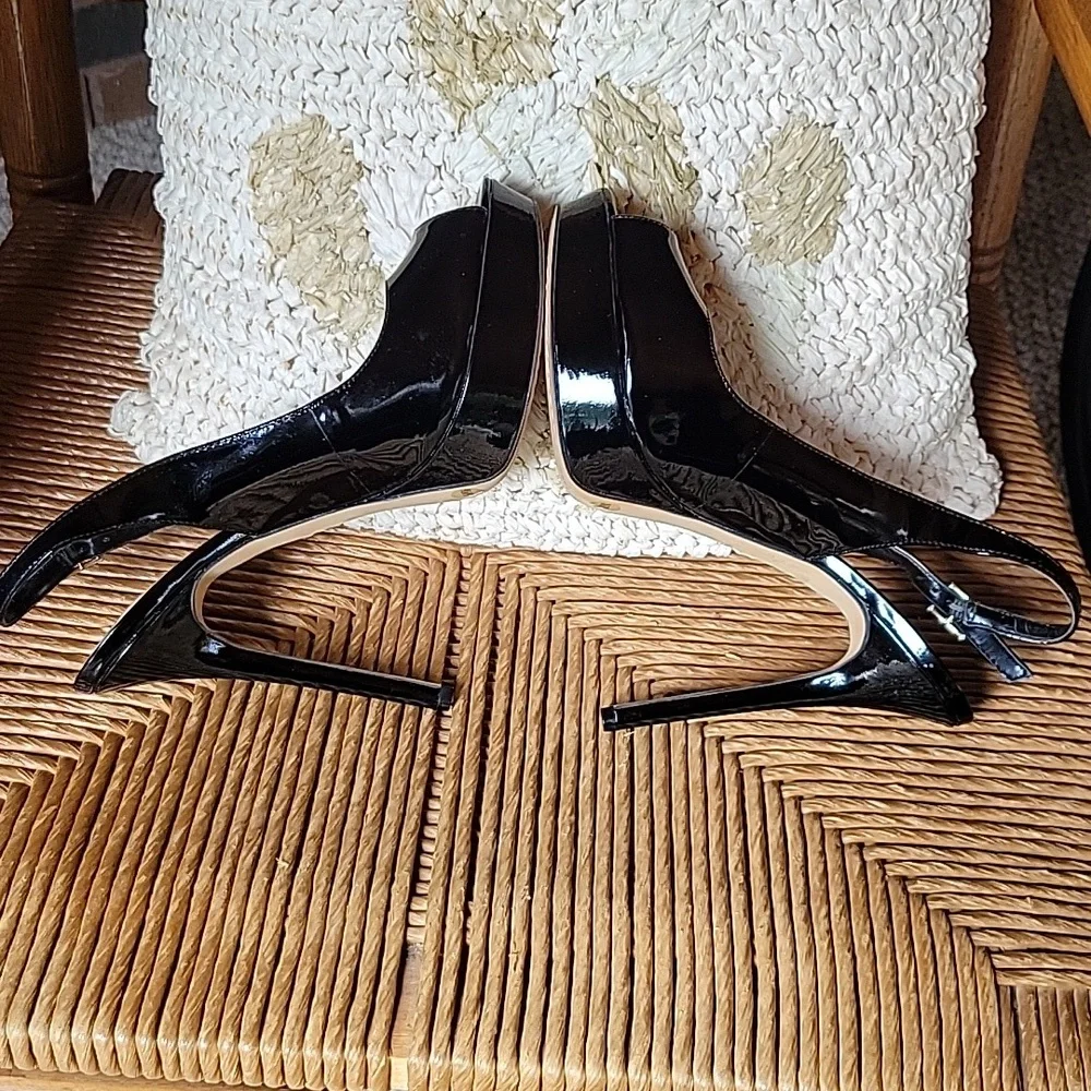 Vince Camuto Lavina black patent leather, platform, stilleto, peep toe heels 9.5
